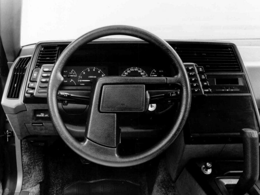  Subaru XT 1985 года  (фото 2 из 9)